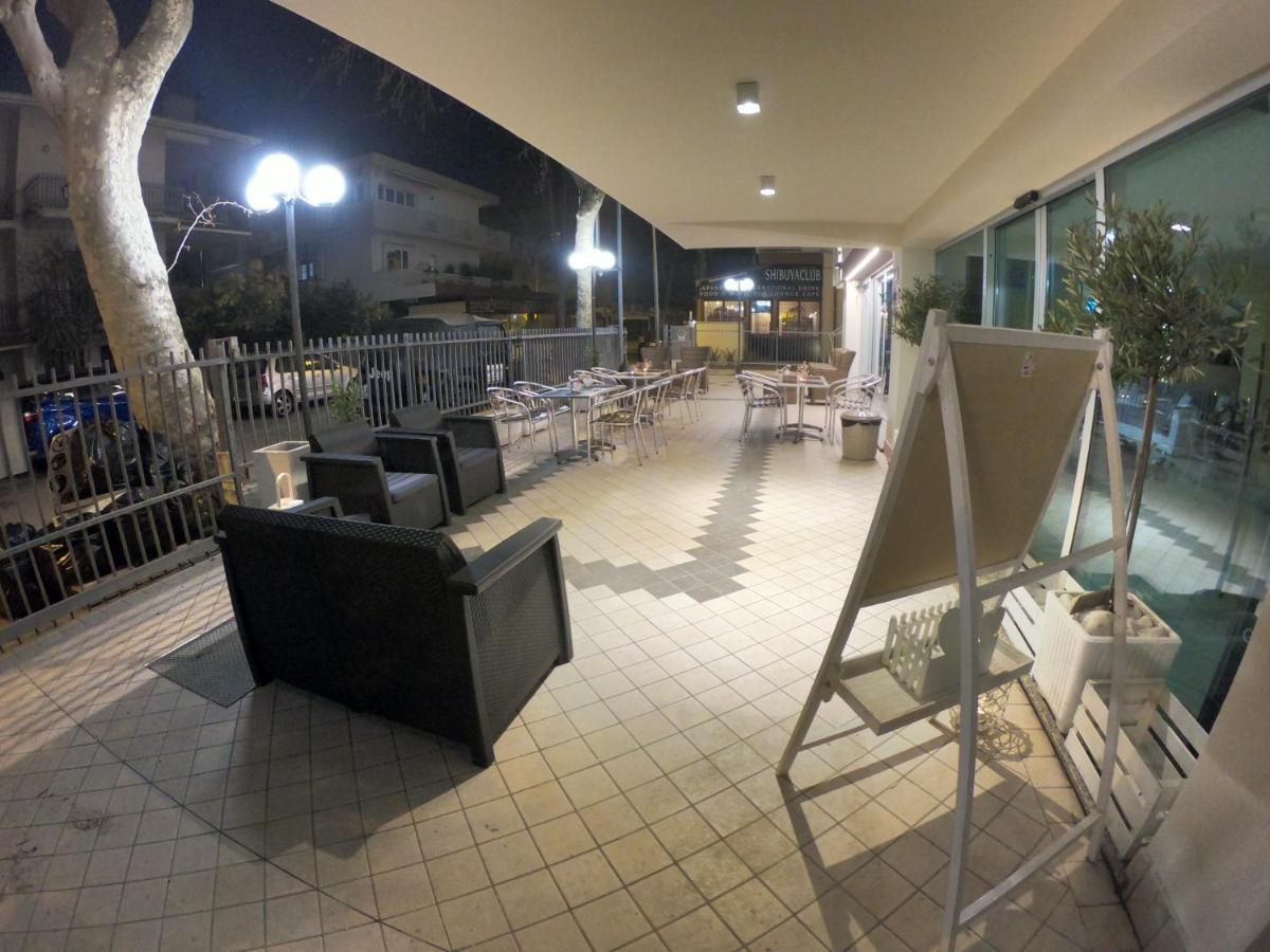 Hotel Half Moon Airport Restaurant Rímini Exterior foto